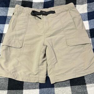 MEN'S north face, cargo shorts, size  large new